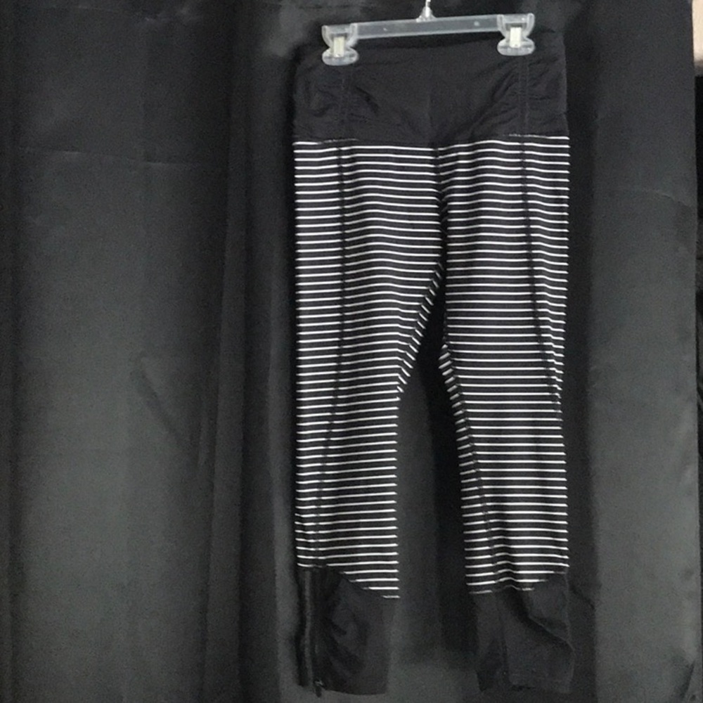 Lululemon runday runner crop size 4